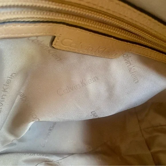 Calvin Klein Beige Angelina soft pebbled leather hand/shoulder, crossbody hobo. - Picture 7 of 13
